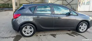 Schimb sau vand  Opel Astra J 1.4 benzină , 2010 , 140 000 km reali Carvertical  - imagine 2