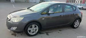 Schimb sau vand  Opel Astra J 1.4 benzină , 2010 , 140 000 km reali Carvertical  - imagine 3