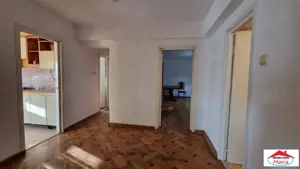Apartament ultracentral 3 camere cu garaj si beci - imagine 9