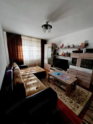 Proprietar vand apartament confort1, dec.-3  camere in zona Lipovei mobilat complet pret105,000 euro