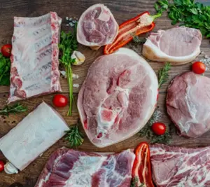 Carcasă de porc Bazna curățit și  tranșat ! - imagine 3