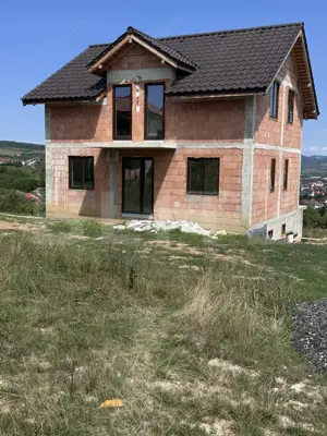 Casă nouă, priveliște panoramică, 400 mp teren