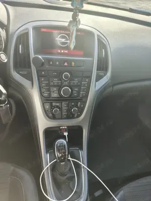 VAND Opel Astra 1.4 ECOTEC Turbo Enjoy - imagine 5