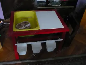 masuta de activitati pentru copii + 2 scaune