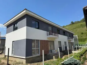 Ansamblu de case de vânzare Florești zona Tăuți cu finalizare decembrie 2025 