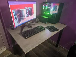 Vand unitate PC Gamer include monitor 27 inch sistem audio si UPS