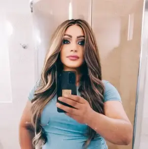 Transexuală mai plinuță cu forme cur bombat câteva zile în orașul tău umflat începătorii  - imagine 3