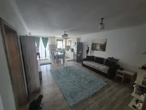 Vand 3 camere Braytim etaj 1 cu intrare din strada!