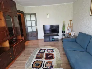 Apartament cu 3 camere pentru inchiriat