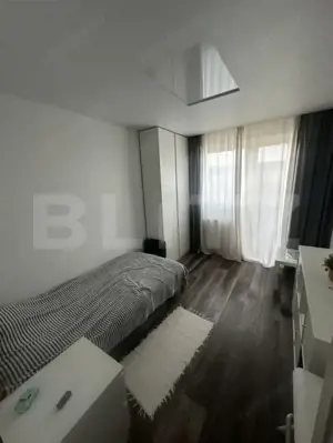 Apartament de vânzare, cu 2 camere, 35 mp, zona Micro 14 - imagine 2