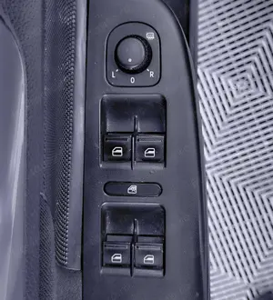 Volkswagen GOLF 6   1.6 TDI   105 C.P.   2012   EURO 5 - imagine 5