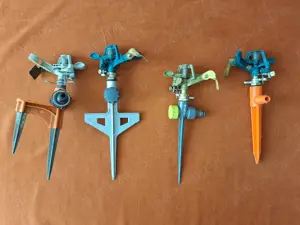 Aspersore  metal, cu tarus din zinc, 5 bar, raza 12 m, buc = 4