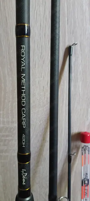 Vând 2 lansete pt pescuitul la feeder Royal Method 4,20m 100g și Trabucco Mrx-v 3,90m 120g 