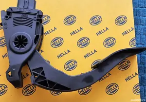 Pedală de accelerație originală pentru Audi cu tot cu senzor . - imagine 2