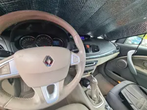 Renault Fluence Privilege 1,6 16V 110 CP Euro 5 - imagine 7