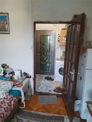 Garsoniera Etaj 2 zona Buziasului - imagine 4