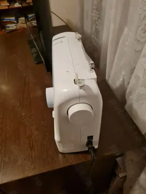 Vând mașină de cusut  - imagine 4