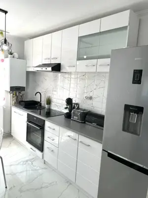 in Centru ofer chirie apartament cu 2 camere in blocul cu ING - imagine 6