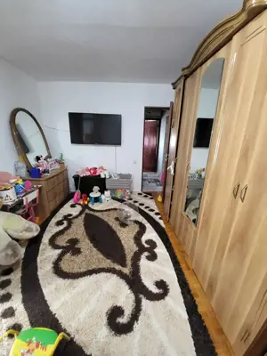 Proprietar vand apartament 