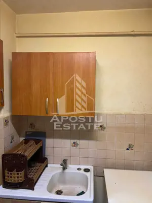 Apartament cu 1 camera, decomandat,parter inalt,zona Kiriac - imagine 4 Apartament cu 1 camera, decomandat,parter inalt,zona Kiriac - imagine 4