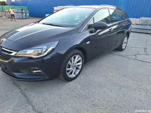 Vând Opel Astra Sports Tourer 
