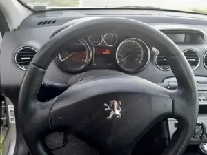 Peugeot 308 2008 - imagine 10
