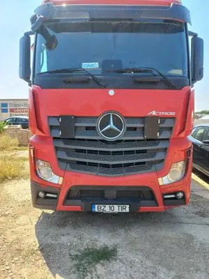 Vănd sau schimb cap tractor cu semiremorca