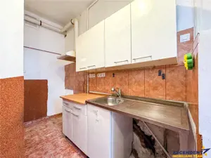 FILM!Apartament 2 camere decomandate, parter, in casa,curte comuna,Central,Brasov - imagine 9