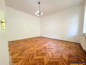 FILM!Apartament 2 camere decomandate, parter, in casa,curte comuna,Central,Brasov - imagine 7