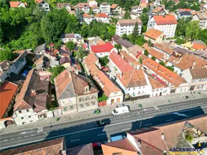 FILM!Apartament 2 camere decomandate, parter, in casa,curte comuna,Central,Brasov - imagine 8