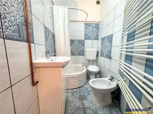 FILM!Apartament 2 camere decomandate, parter, in casa,curte comuna,Central,Brasov - imagine 11