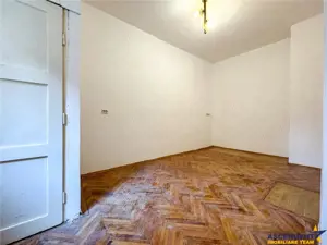 FILM!Apartament 2 camere decomandate, parter, in casa,curte comuna,Central,Brasov - imagine 12