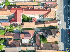 FILM!Apartament 2 camere decomandate, parter, in casa,curte comuna,Central,Brasov - imagine 13