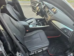 BMW F20 Seria 1 120D*184cp*Xdrive*Piele*Trapa*Xenon*Senzori F S*Full - imagine 9 BMW F20 Seria 1 120D*184cp*Xdrive*Piele*Trapa*Xenon*Senzori F S*Full - imagine 9