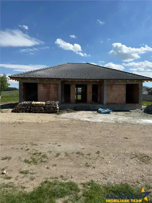 Casa la rosu in localitatea Bod, la 15 minute de Brasov, DJ 112A - imagine 8