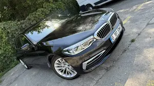 BMW 520i Luxury Line - 184 CP