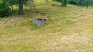 Se vinde casă bătrânească în zonă de munte - imagine 3