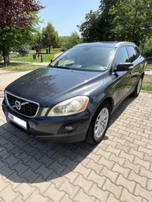 Persoana fizica vand VOLVO  XC60 2.4d D5 SUMMUM