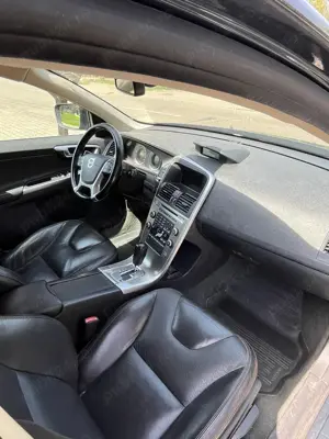 Persoana fizica vand VOLVO  XC60 2.4d D5 SUMMUM  - imagine 6