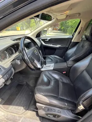 Persoana fizica vand VOLVO  XC60 2.4d D5 SUMMUM  - imagine 7