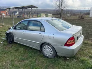 Toyota Corolla 2005 avariata  - imagine 4