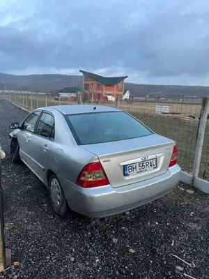 Toyota Corolla 2005 avariata  - imagine 8