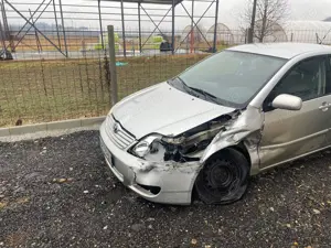 Toyota Corolla 2005 avariata  - imagine 10