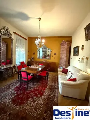 Casa centrală cu teren generos - 800 mp teren