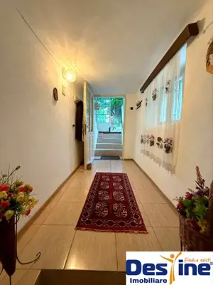 Casa centrală cu teren generos - 800 mp teren  - imagine 11