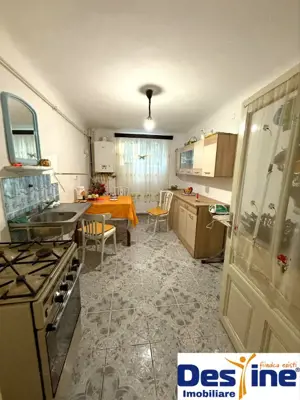 Casa centrală cu teren generos - 800 mp teren  - imagine 15