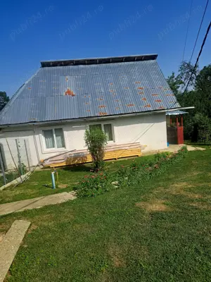 Vând casă și teren