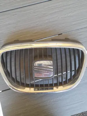 Grila radiator fata SEAT TOLEDO(se potriveste la mai multe tipuri)
