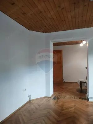 Apartament spațios cu 4 camere, zonă centrală – Sighișoara - imagine 6