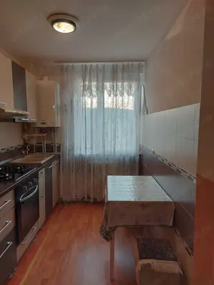 Se vinde apartament - imagine 9